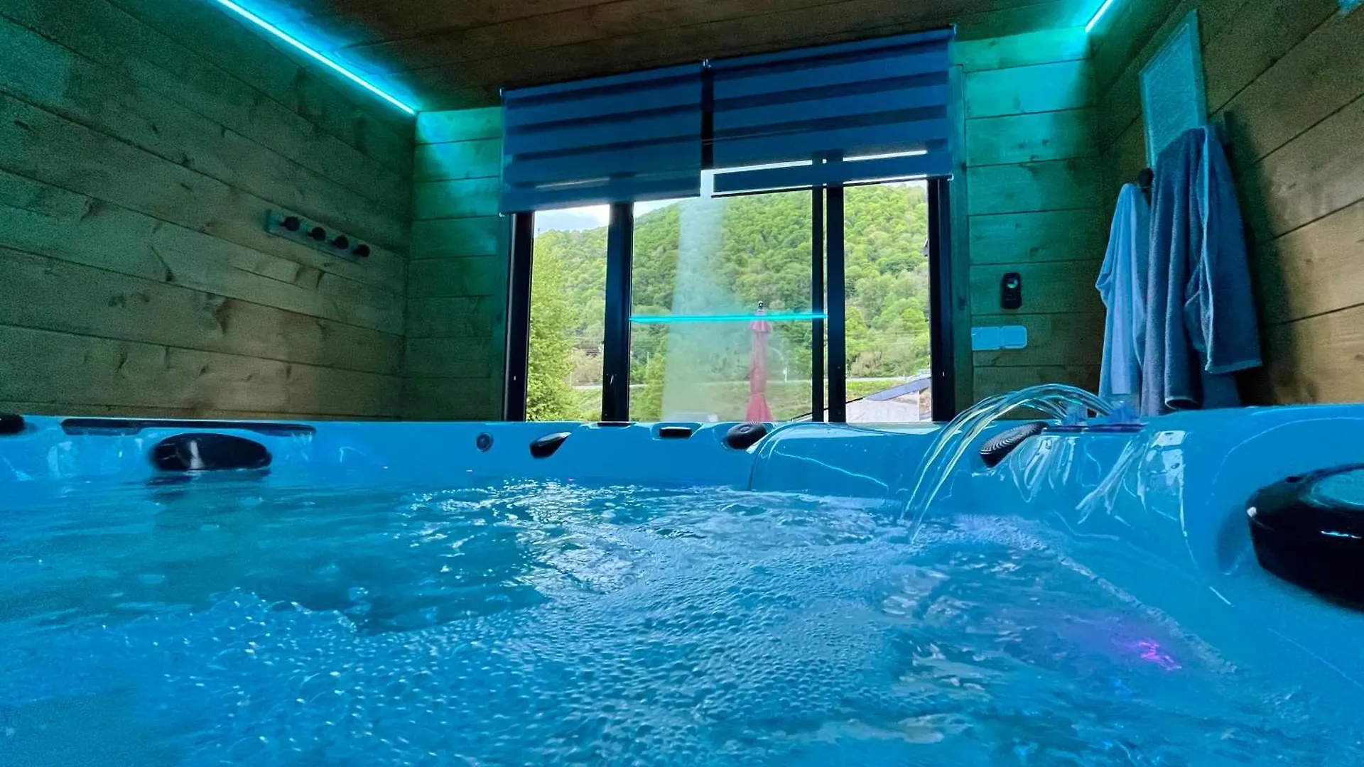 Le Hourmigue Maison Avec Jacuzzi A 15Mn De Luchon Cierp Francie